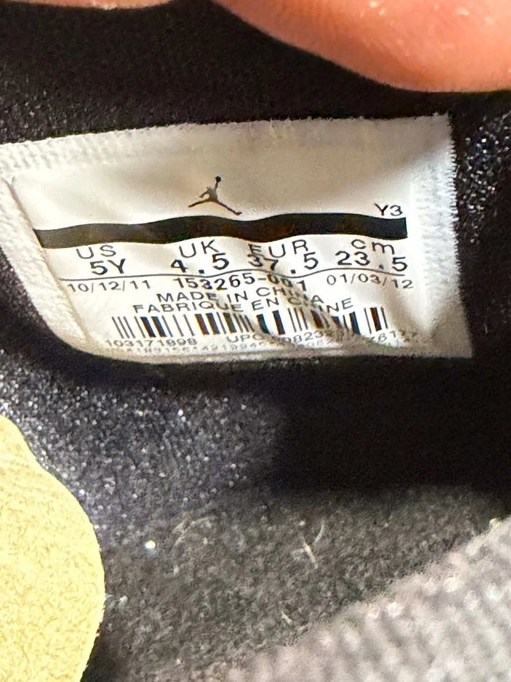 Nike Air Jordan 12 Retro Playoff GS 2012 Size 5Y 153265-001 Black White W/Box